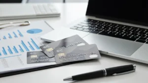 Comparison of UK business credit cards with annual fees and rewards highlights